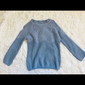 GREY SWEATER WITH PEARLS